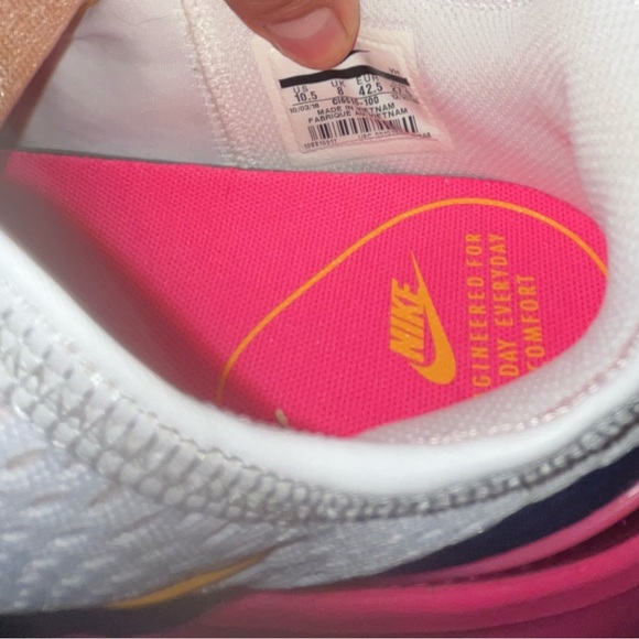 Nike Womens Air Max Motion 2
C16515-100 White Running Shoes
Sneakers Size 10.5 - Picture 8 of 8